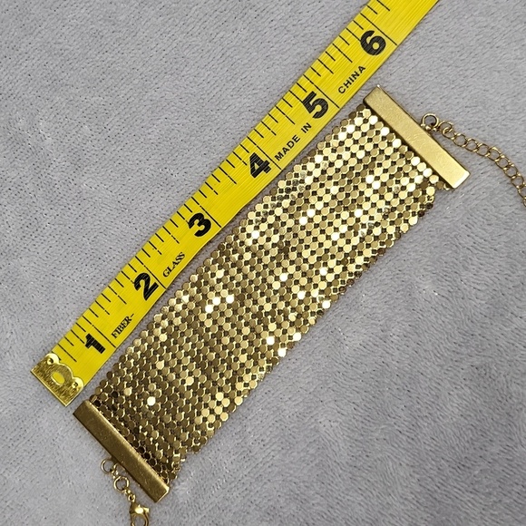 Avon Goldtone Bracelet & Earrings Set - Picture 6 of 15
